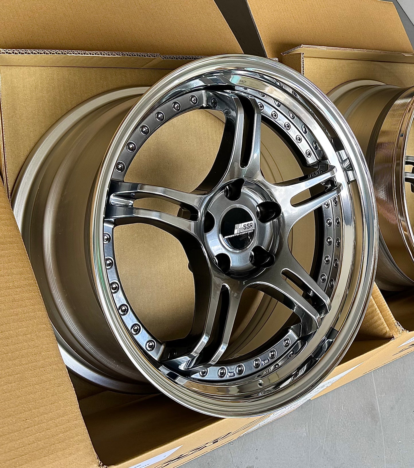 SSR SPX TITAN SILVER 18x9 +24 NR | 18x10 +24 SL 5-114.3 STAGGERED
