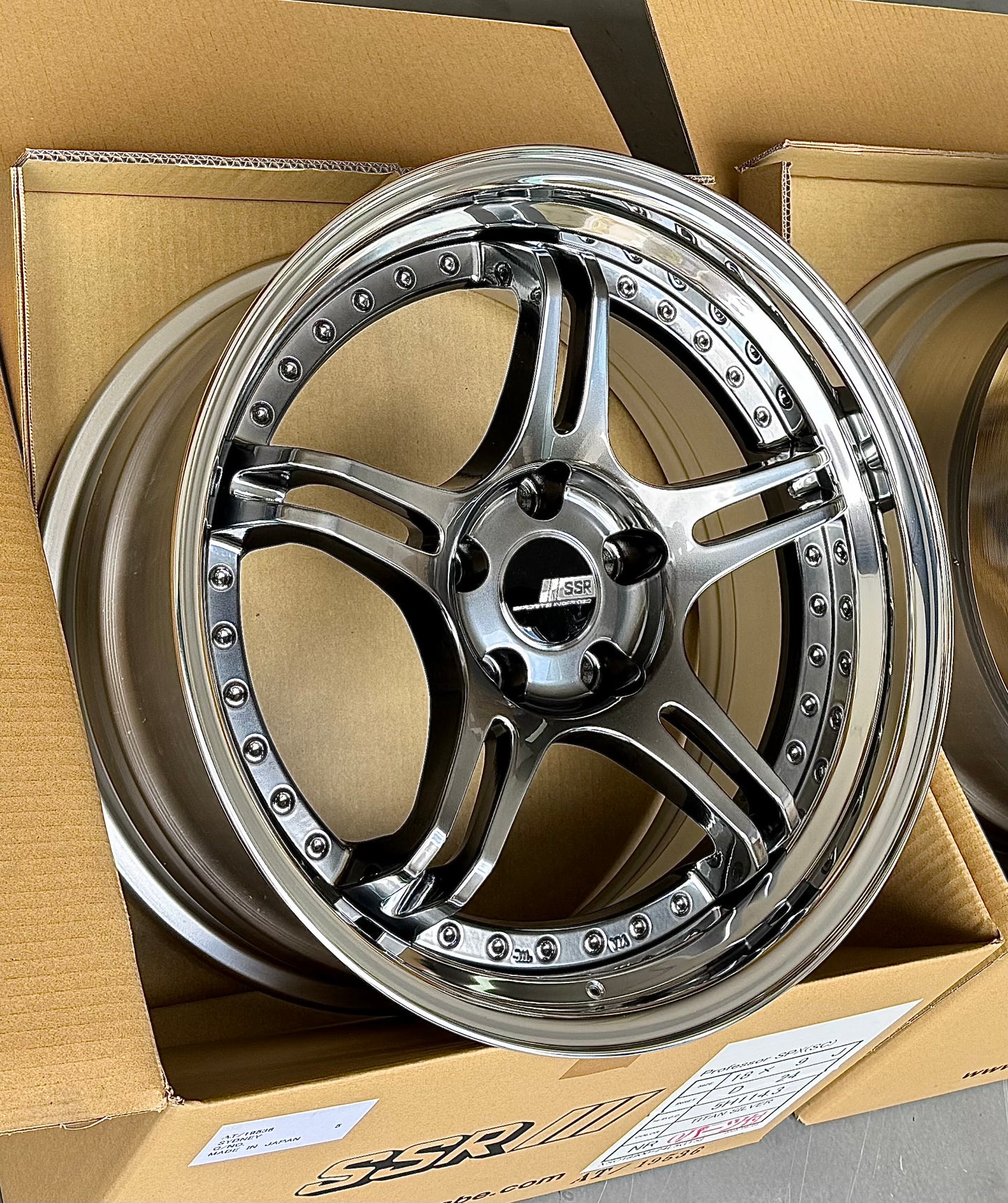 SSR SPX TITAN SILVER 18x9 +24 NR | 18x10 +24 SL 5-114.3 STAGGERED