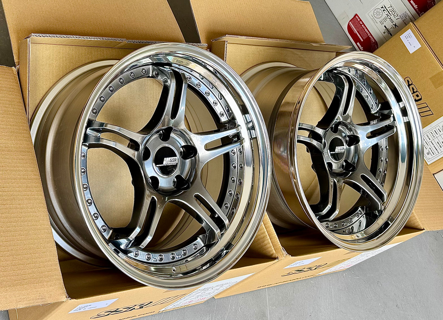 SSR SPX TITAN SILVER 18x9 +24 NR | 18x10 +24 SL 5-114.3 STAGGERED