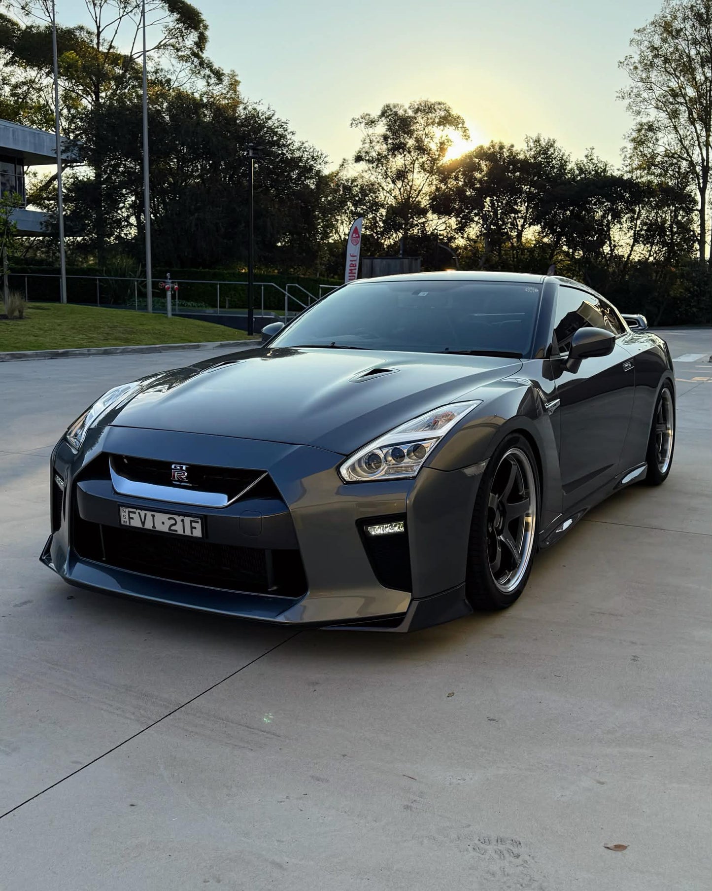 ADVAN RACING GT PREMIUM 20x10 +35 | 20x12 +20 5-114.3 MACHINING & HYPER PLATINUM BLACK (R35 GTR)