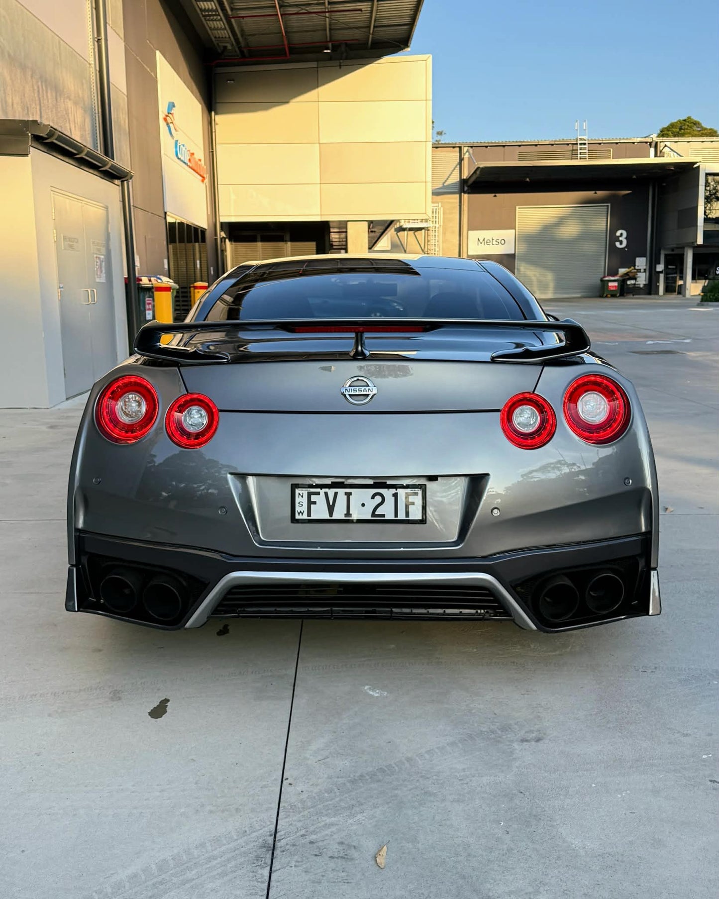 ADVAN RACING GT PREMIUM 20x10 +35 | 20x12 +20 5-114.3 MACHINING & HYPER PLATINUM BLACK (R35 GTR)