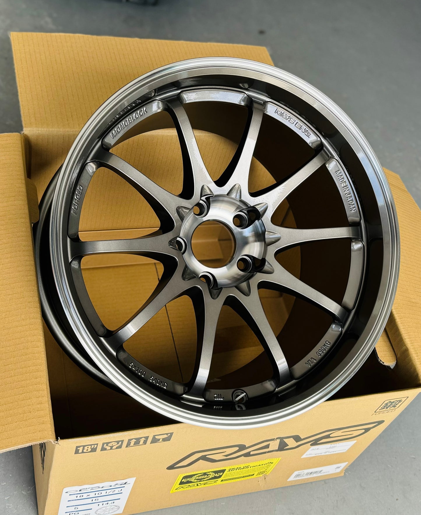 RAYS CE28SL PRESSED GRAPHITE 18x10.5 +15 5-114.3