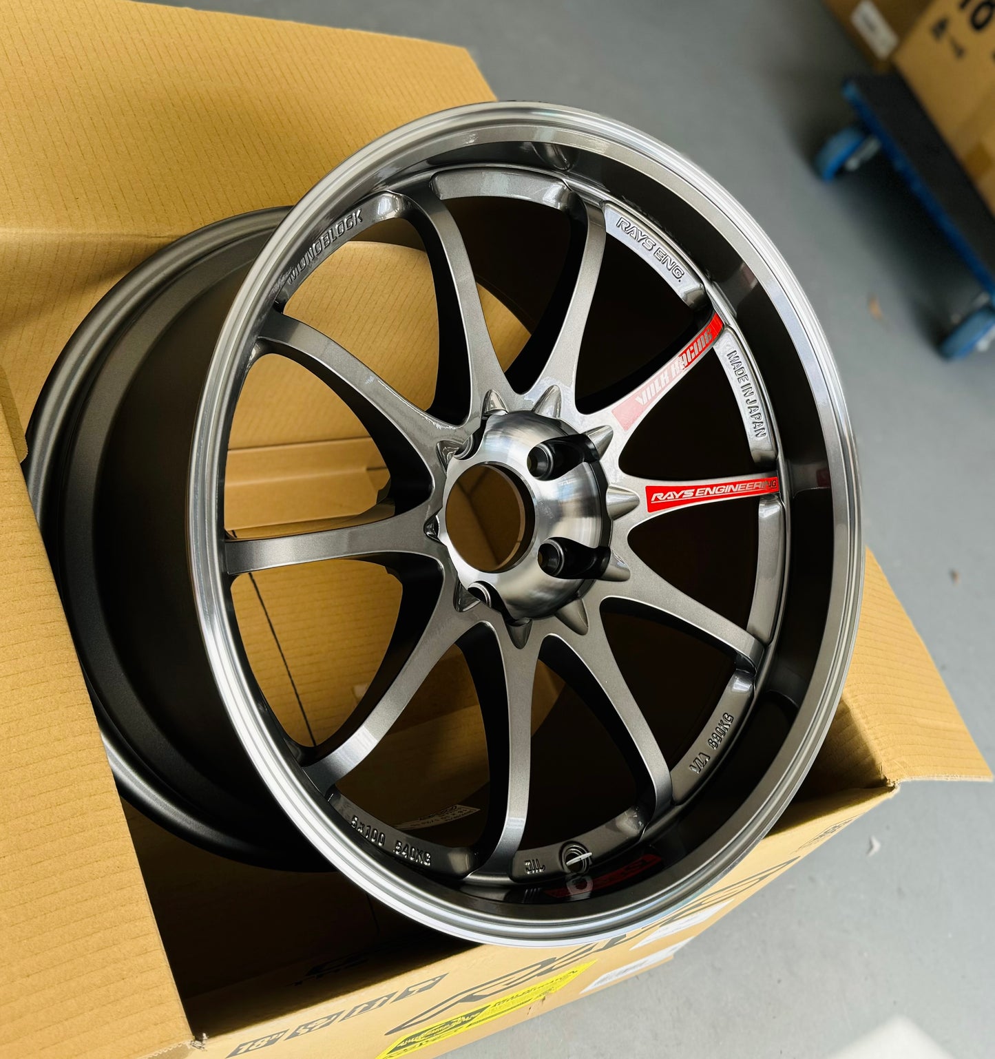 RAYS CE28SL PRESSED GRAPHITE 18x10.5 +15 5-114.3