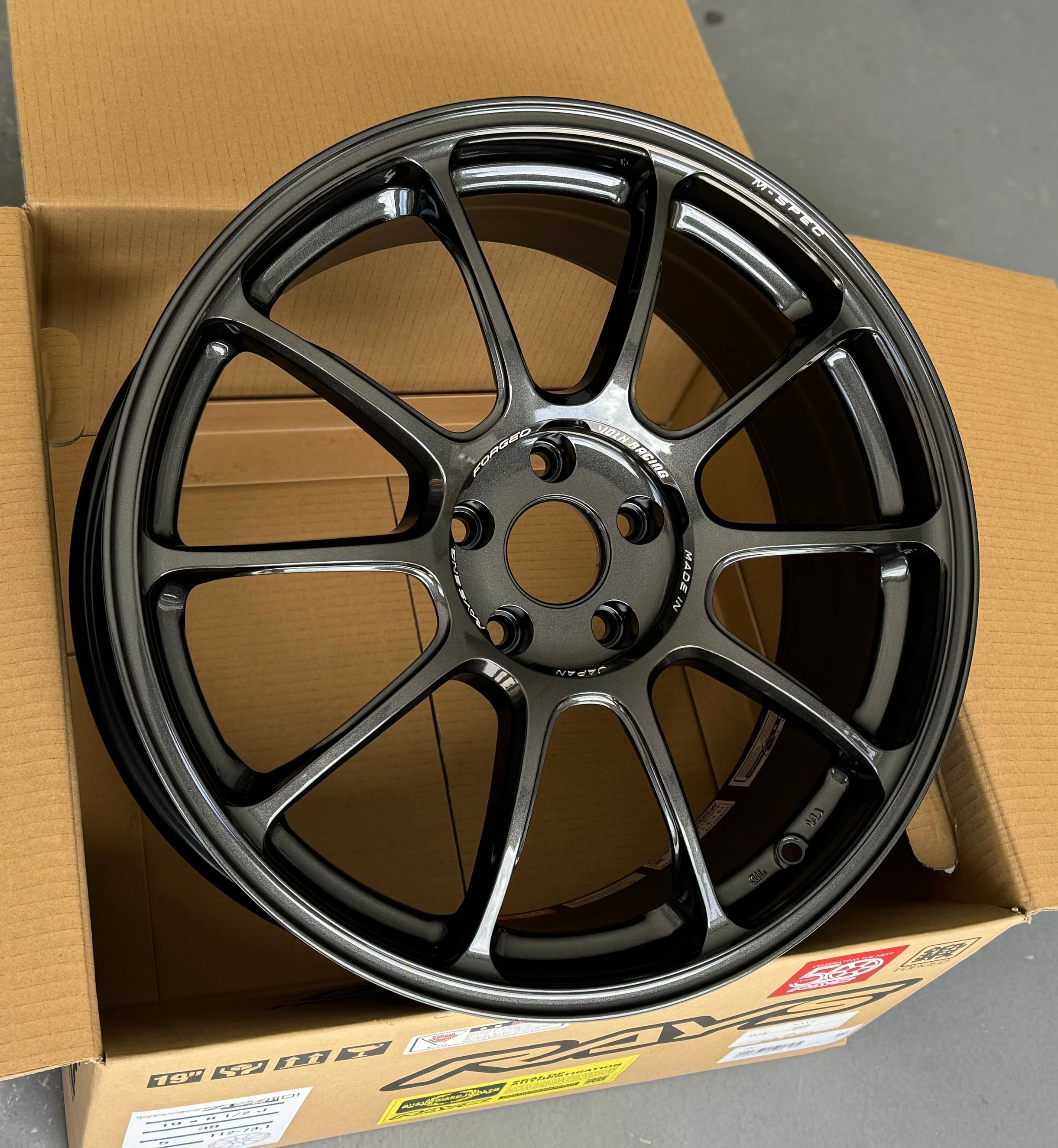 RAYS ZE40 M-SPEC DIAMOND DARK GUNMETAL 19x8.5 +38 5-112 