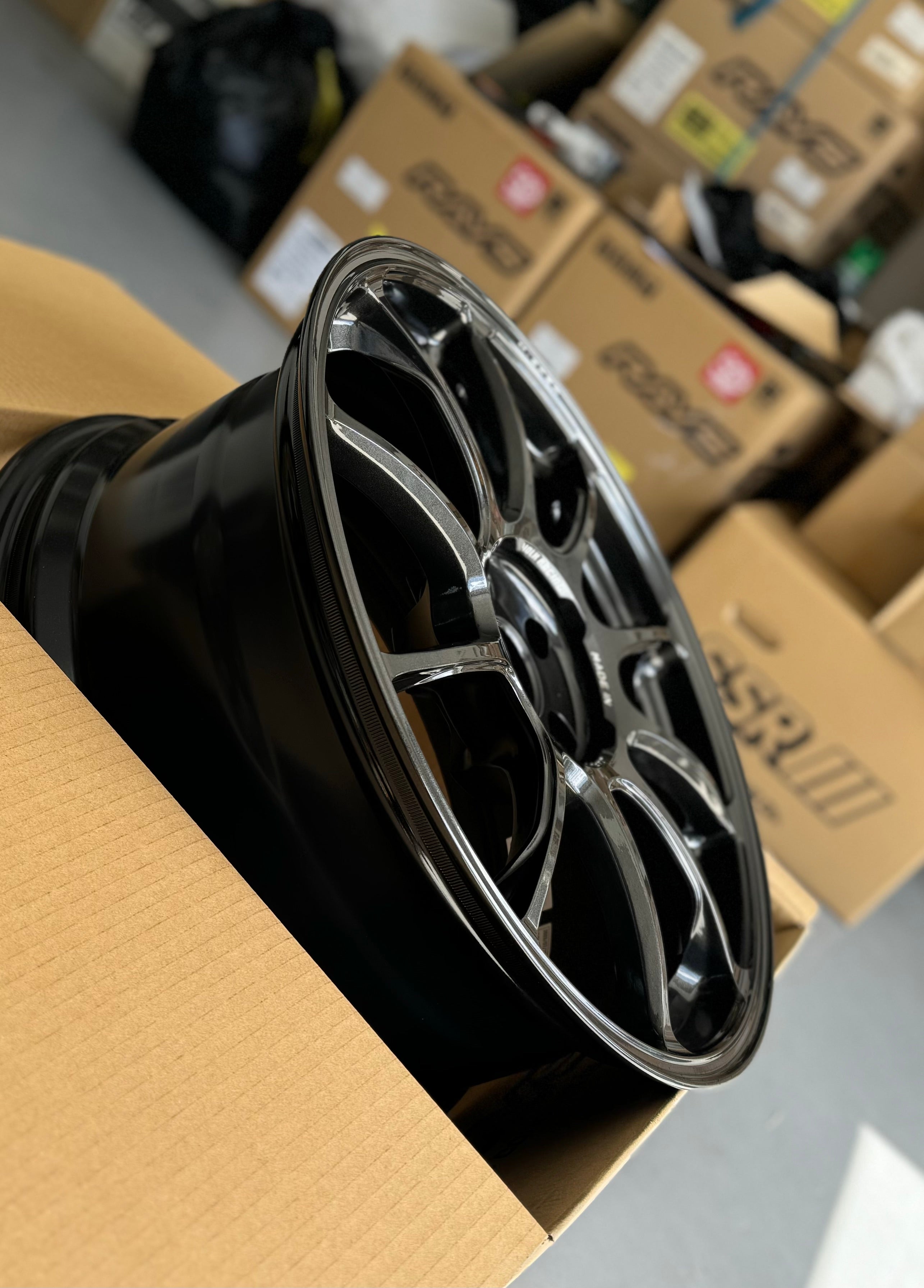 RAYS ZE40 M-SPEC DIAMOND DARK GUNMETAL 18x8.5 +43 5-112