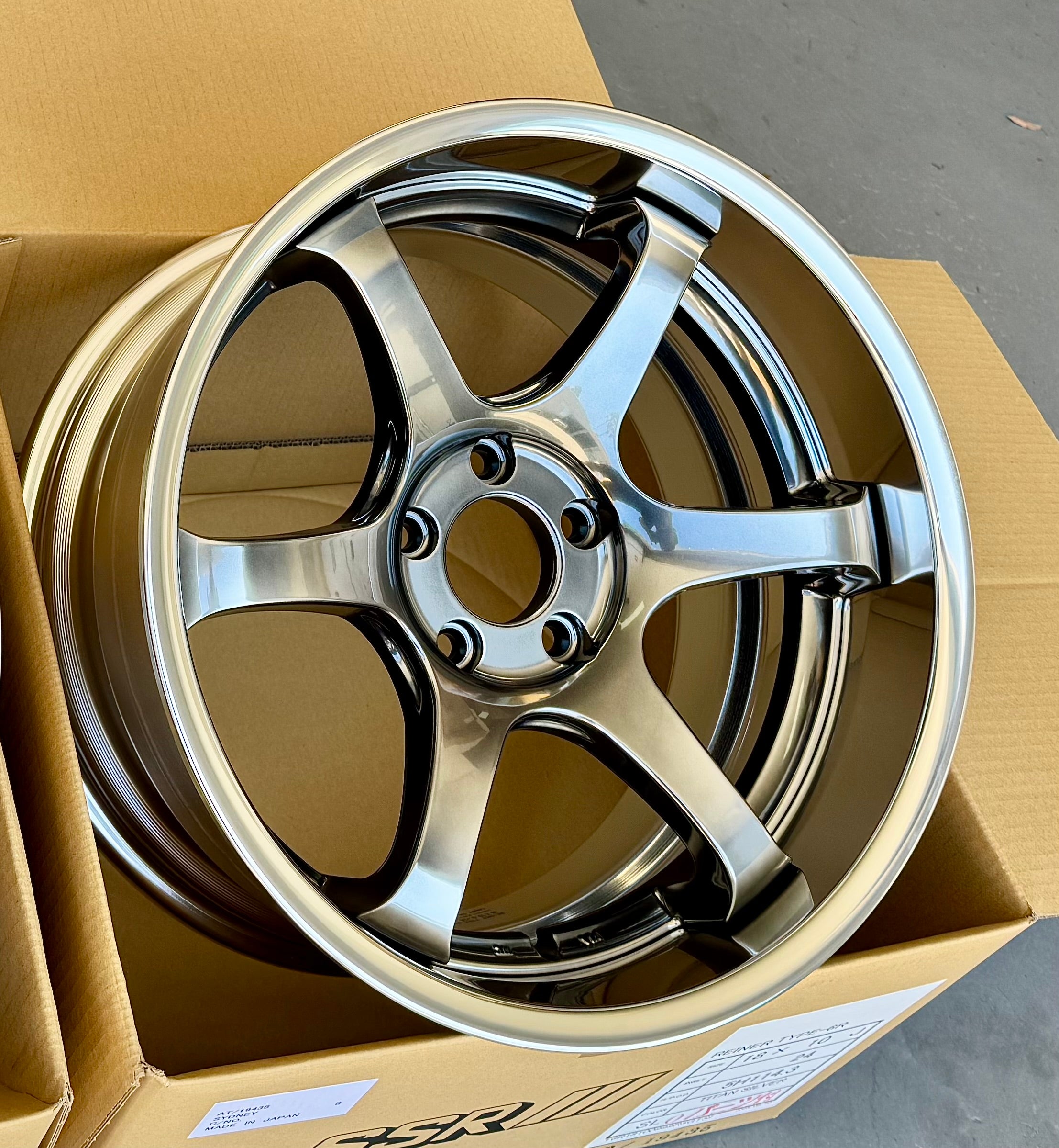 SSR REINER TYPE 6R 18x9 +19 | 18x10 +24 5-114.3 – Autotechnik Wheels