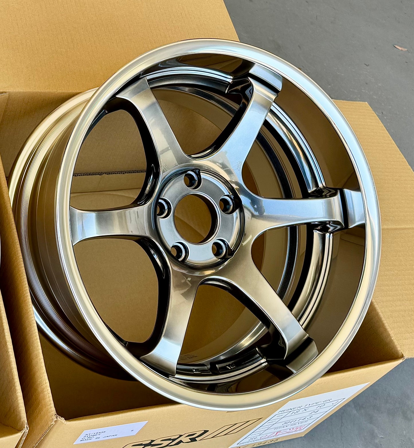 SSR REINER TYPE 6R 18x9 +19 | 18x10 +24 5-114.3