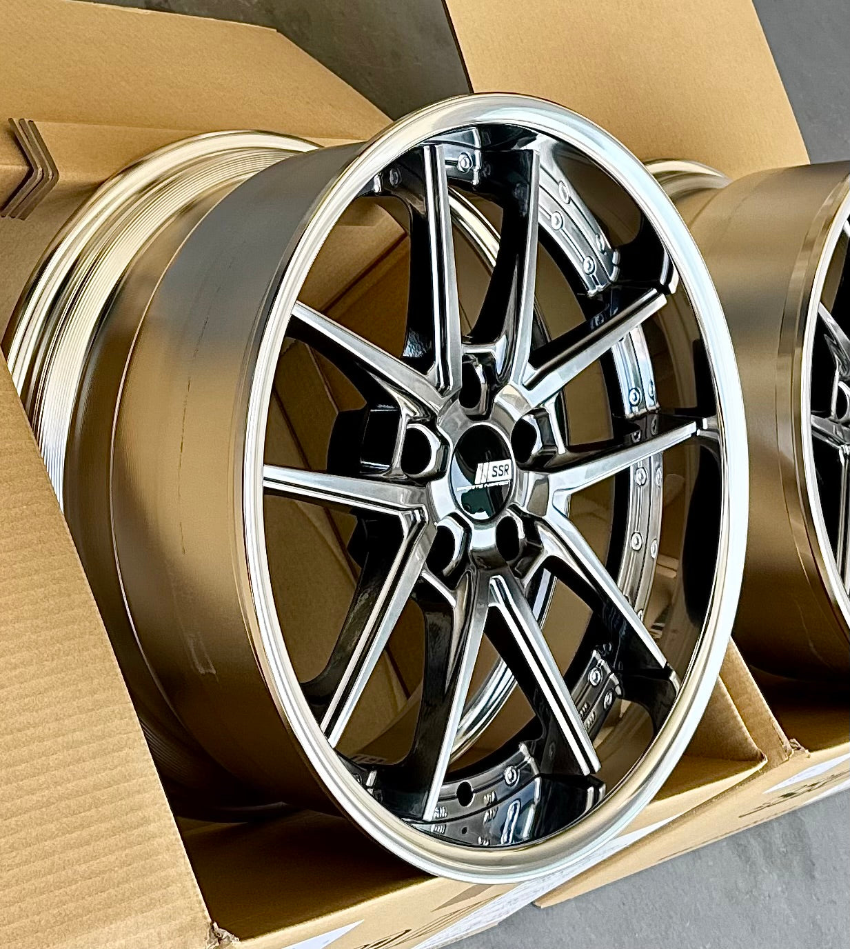 SSR REINER TYPE 10R 18x9 +19 | 18x10 +24 5-114.3