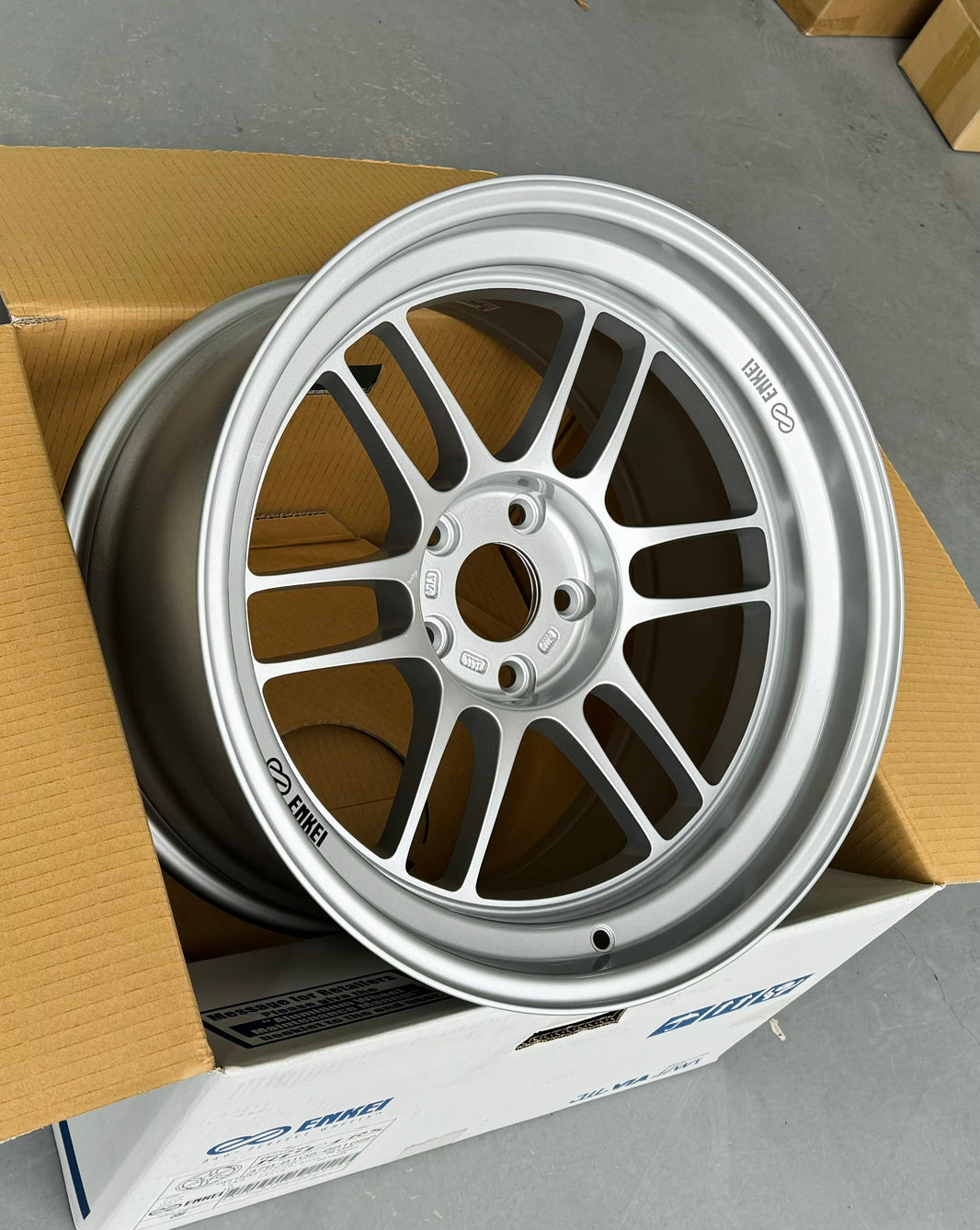 Enkei RPF1 18x8.5 +40 5x120 Silver main image 0