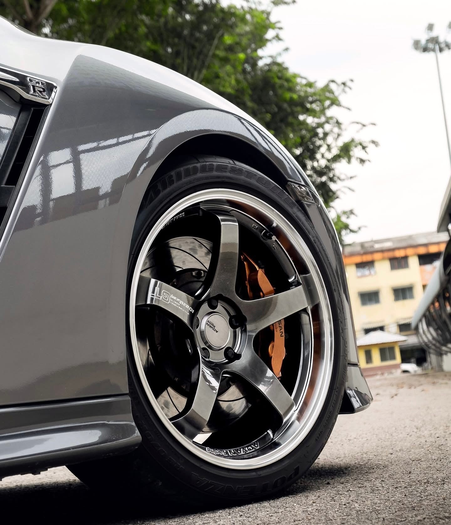 ADVAN RACING GT PREMIUM 20x10 +35 | 20x12 +20 5-114.3 MACHINING & HYPER PLATINUM BLACK (R35 GTR)