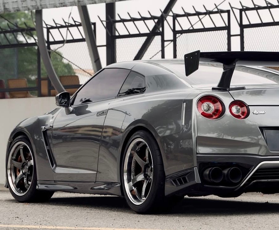 ADVAN RACING GT PREMIUM 20x10 +35 | 20x12 +20 5-114.3 MACHINING & HYPER PLATINUM BLACK (R35 GTR)