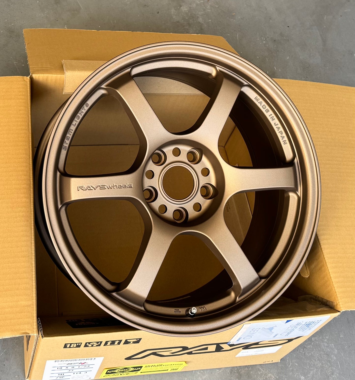 RAYS 57DR BRONZE 18x8.5 +37 5-100