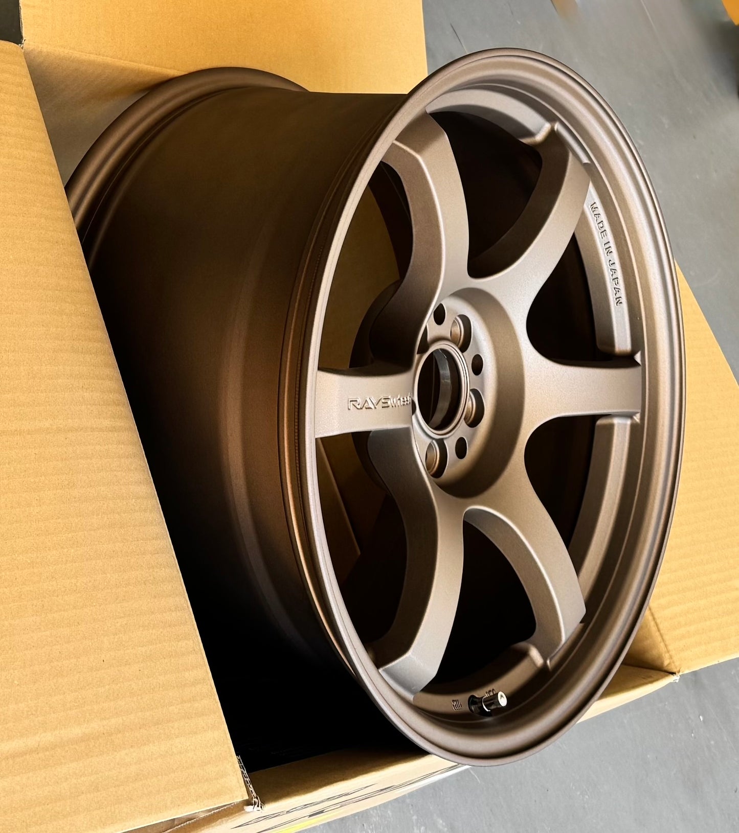 RAYS 57DR BRONZE 18x9.5 +38 5-114.3