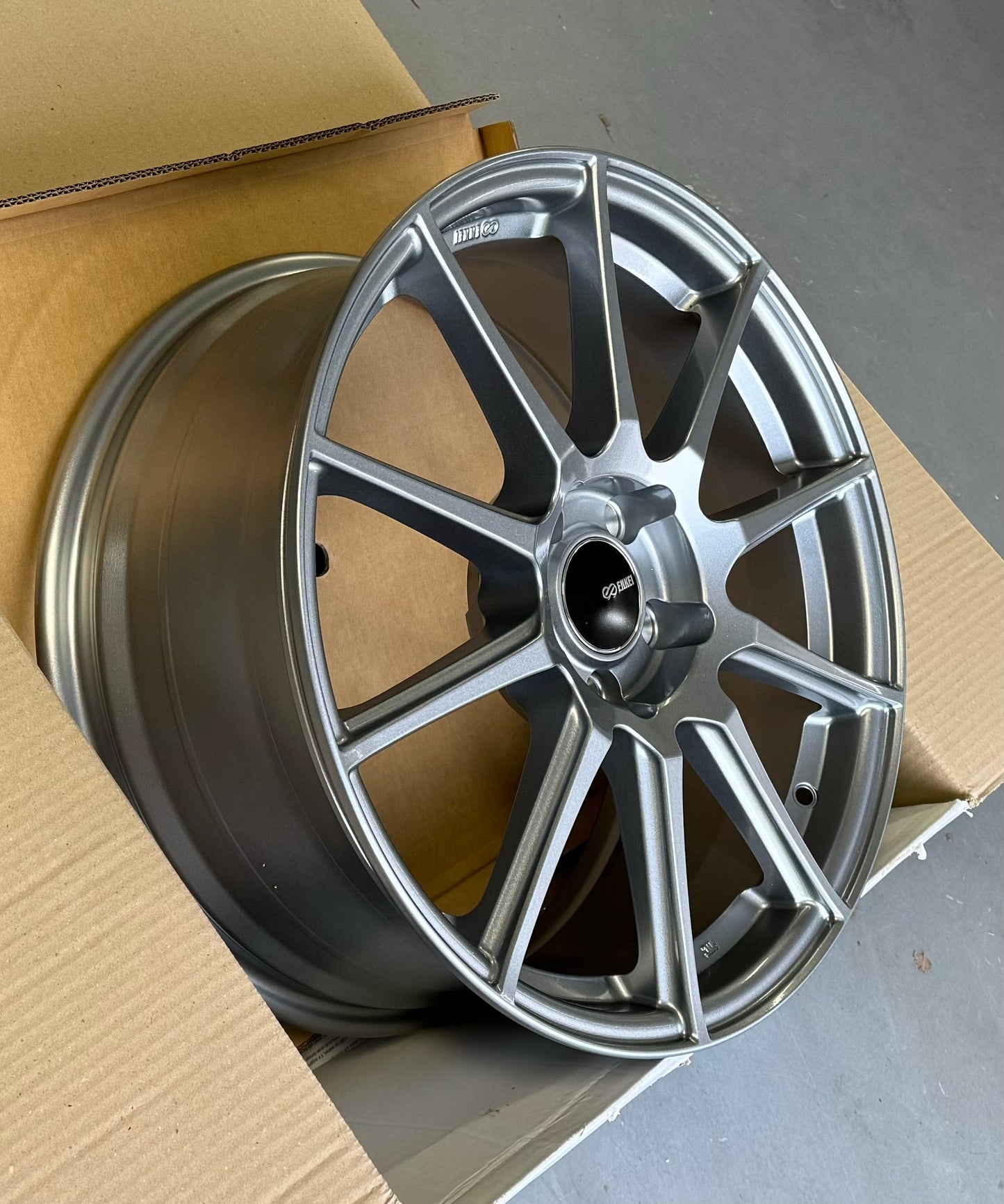 ENKEI TS10 GREY 18x8 +45 5-100