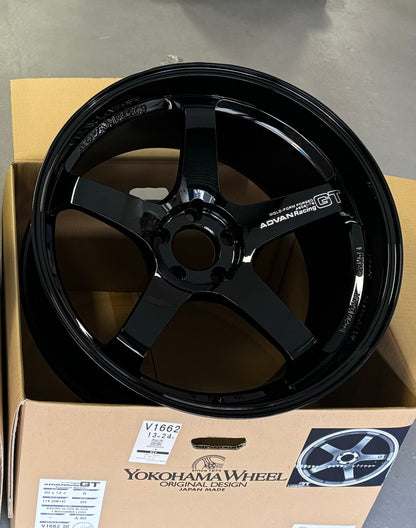 ADVAN RACING GT PREMIUM 20x10 +35 | 20x12 +20 5-114.3 - RACING GLOSS BLACK (R35 GTR)