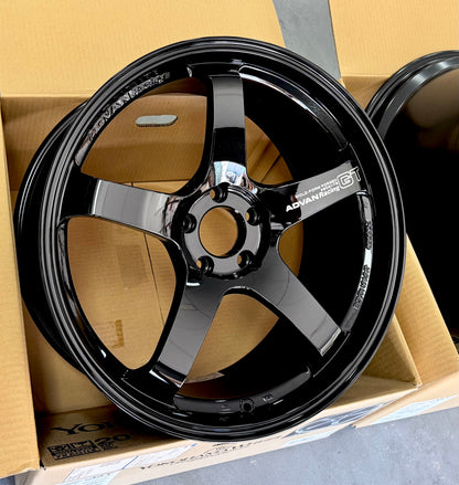 ADVAN RACING GT PREMIUM 20x10 +35 | 20x12 +20 5-114.3 - RACING GLOSS BLACK (R35 GTR)