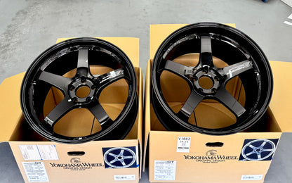 ADVAN RACING GT PREMIUM 20x10 +35 | 20x12 +20 5-114.3 - RACING GLOSS BLACK (R35 GTR)