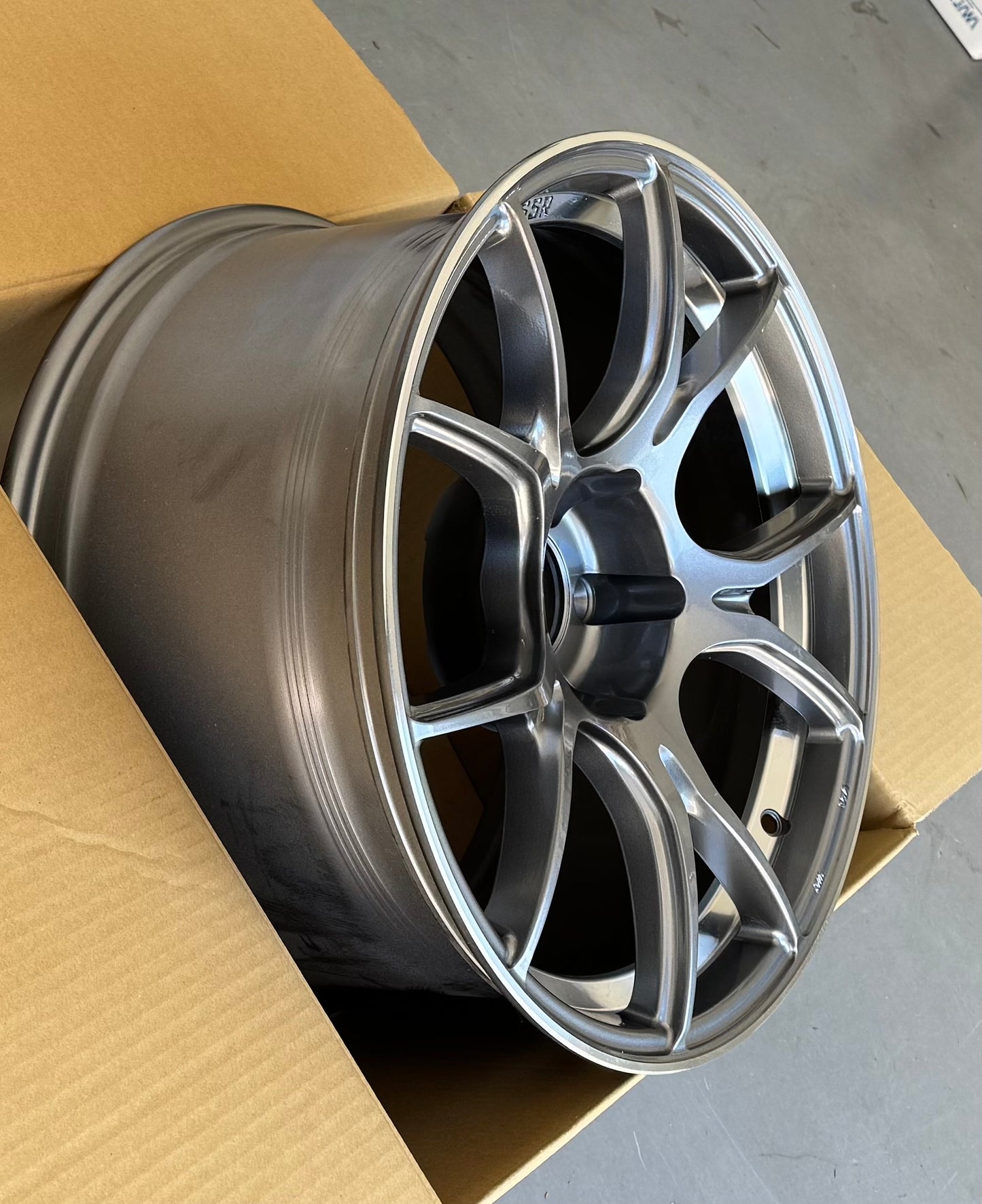 SSR GTX02 DARK SILVER 18x8.5 +45 5-100