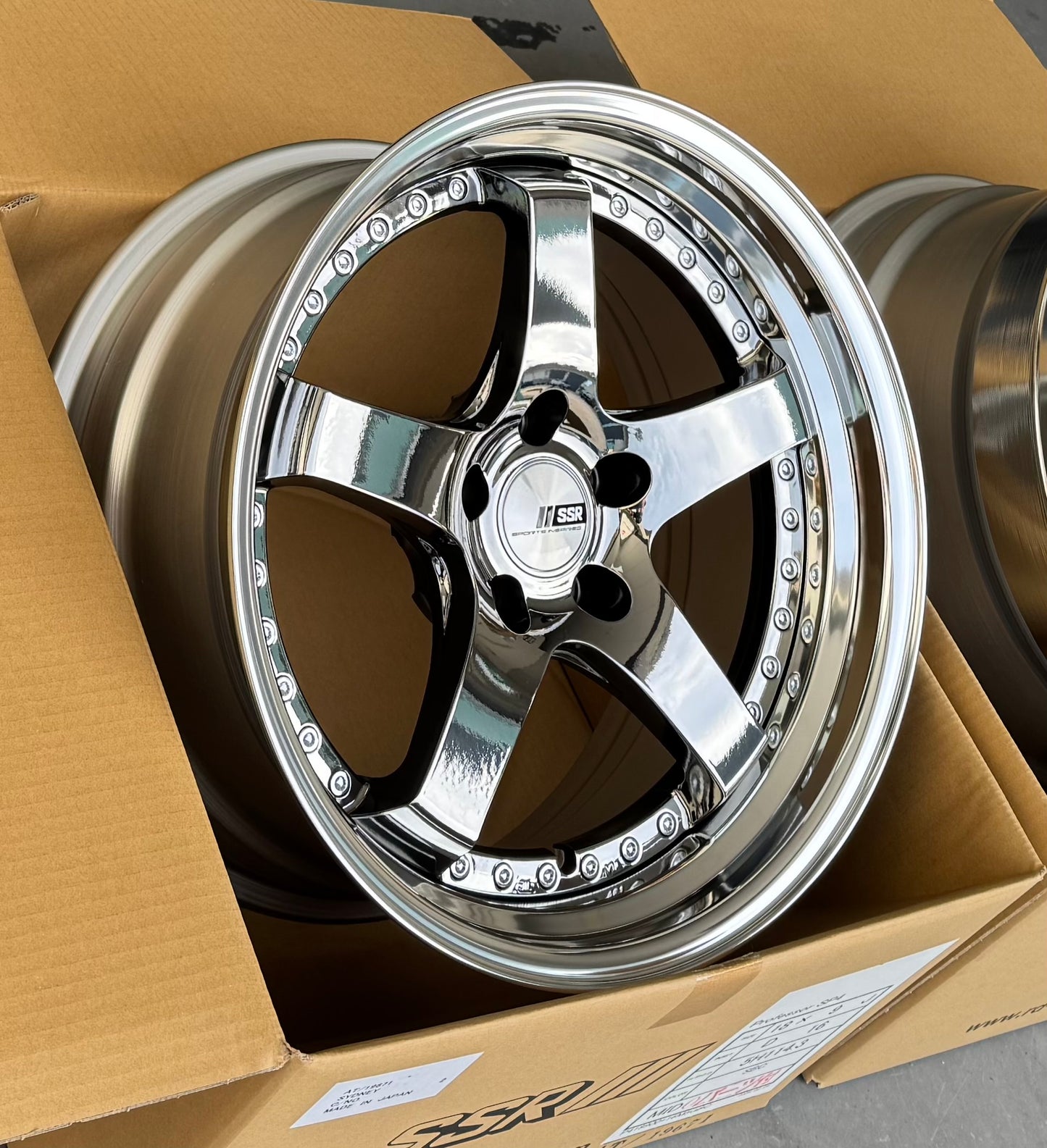 SSR SP4 SBC 18x9 +16 MD | 18x10 +24 SL 5-114.3 STAGGERED