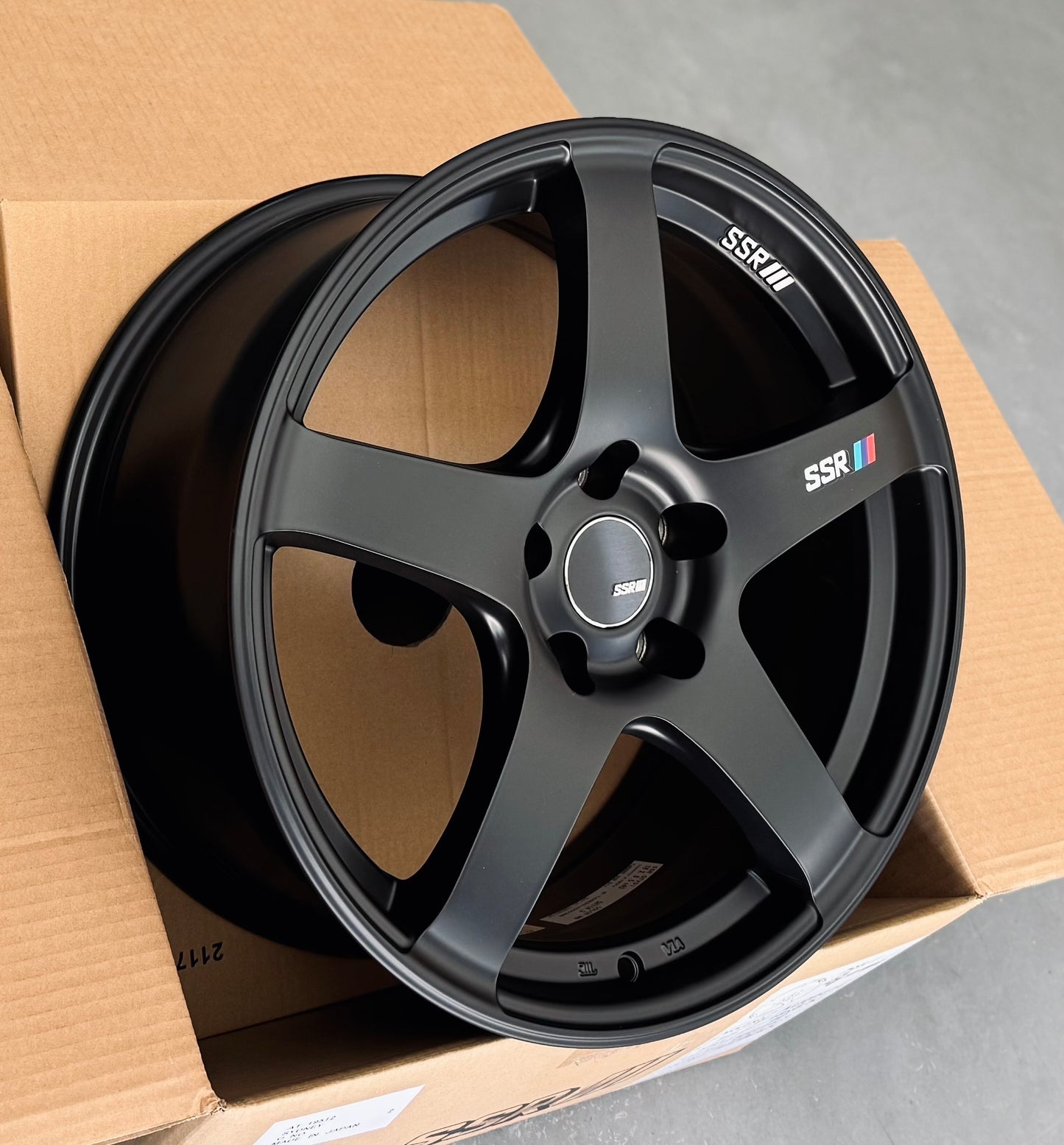 SSR GTV01 FLAT BLACK 18x8.5 +44 5-100