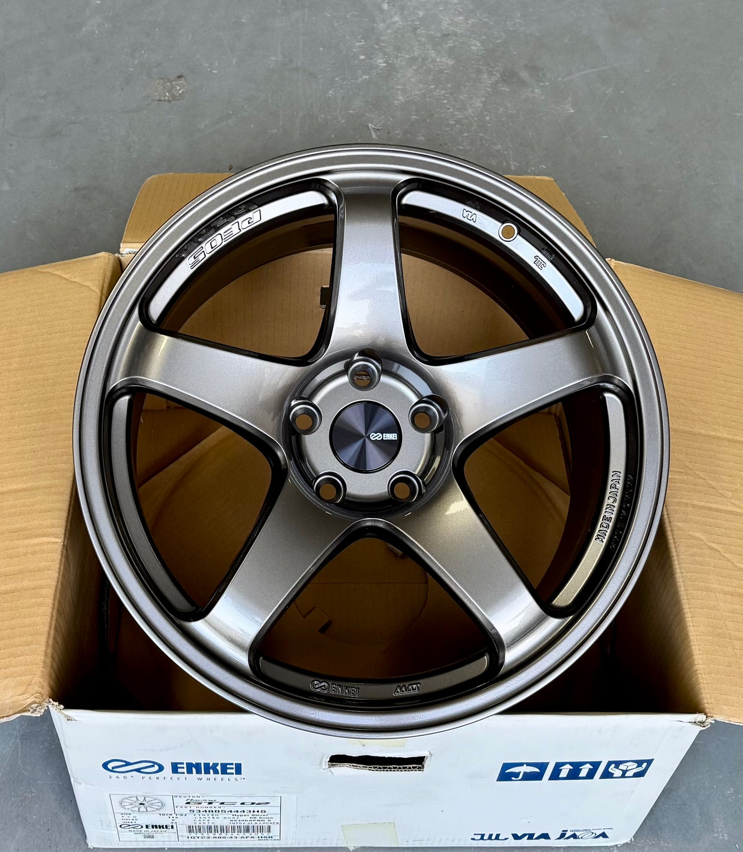 ENKEI PF05 DARK SILVER 18x9.5 +38 5-114.3
