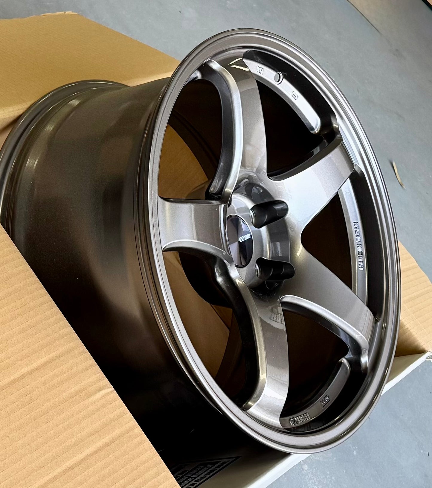 ENKEI PF05 DARK SILVER 18x9.5 +38 5-114.3