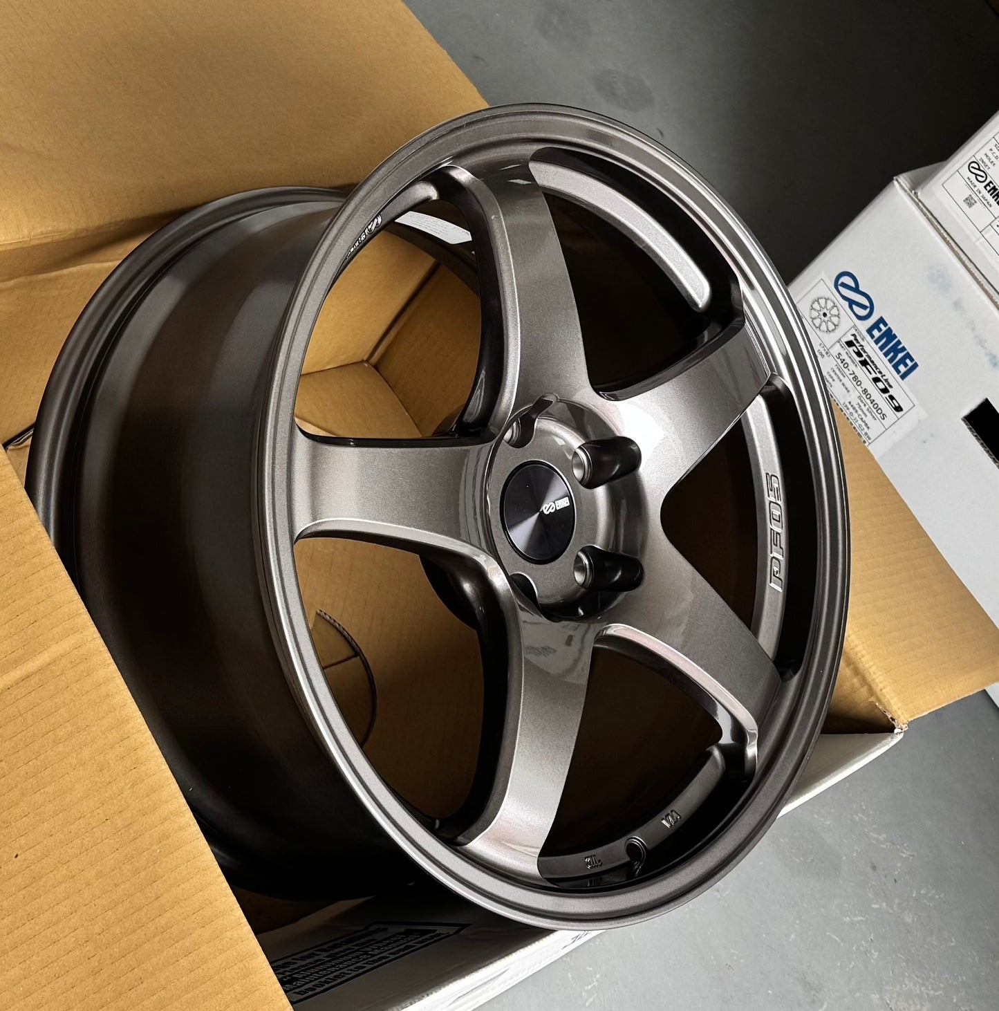 ENKEI PF05 DARK SILVER 18x9 +40 5-100