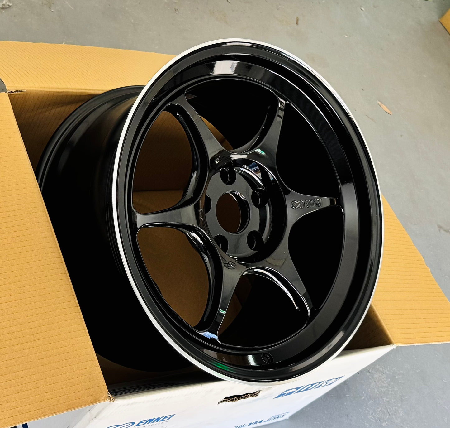 ENKEI PF06 MACHINING BLACK 18x9.5 +40 5-114.3