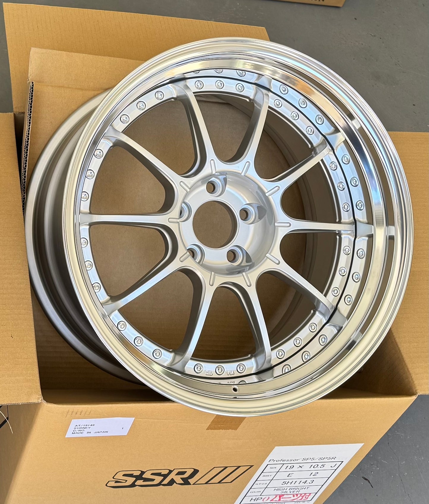 SSR SP5 HI BRIGHT SILVER 19x10.5 +12 HP 5-114.3