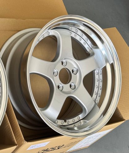SSR SP1 SILVER 18x9 +31 HP | 18x10 +37 SL 5-114.3 STAGGERED