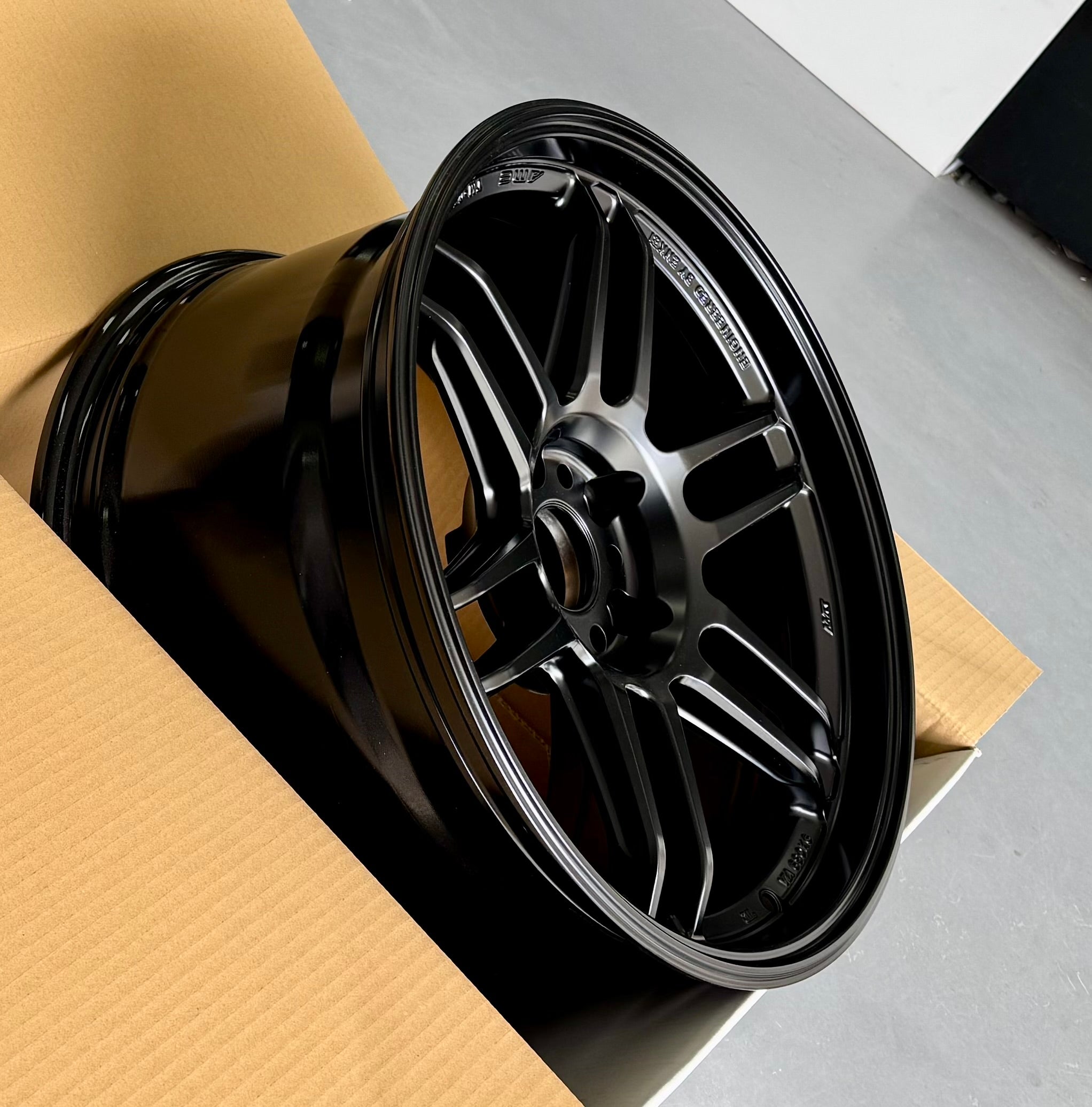 メタライズ AME TM-02 MATTEBLACK 18x9.5 +38 5-114.3 LIMITED EDITION