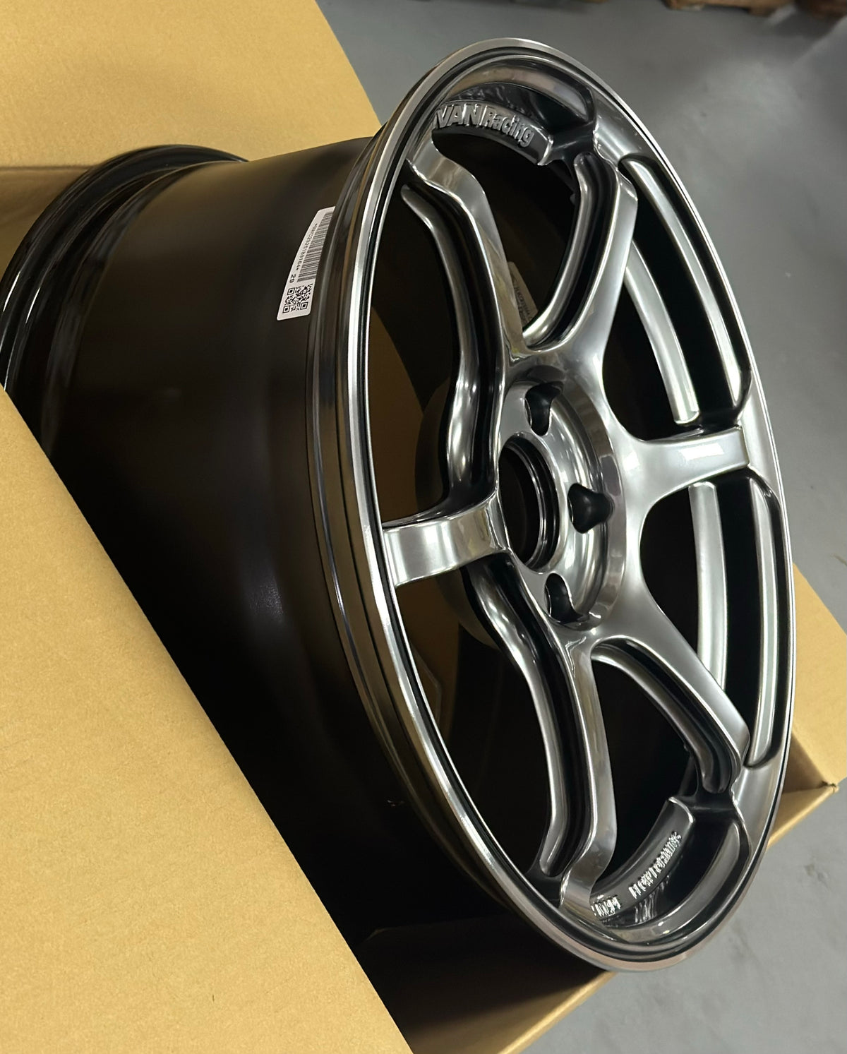 ADVAN RACING RG-4 RACING HYPER BLACK 18x8.5 +45 5-112
