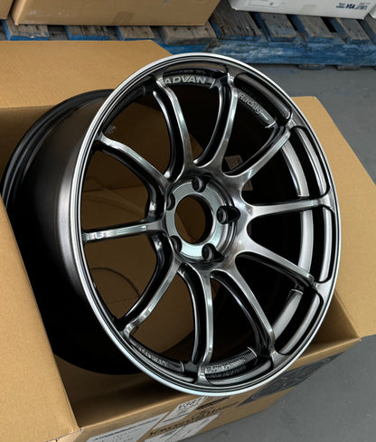 ADVAN RACING RSIII RACING HYPER BLACK 18x9.5 +45 5-114.3