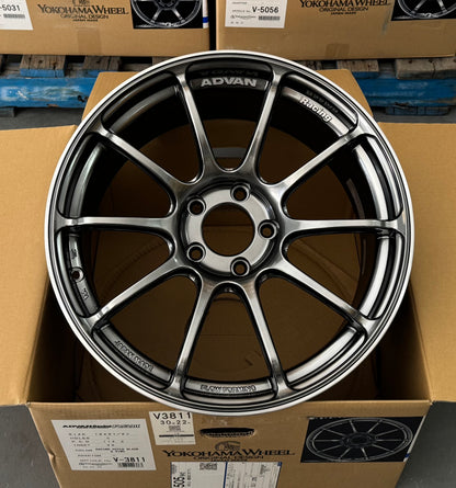 ADVAN RACING RSIII RACING HYPER BLACK 18x9.5 +45 5-114.3