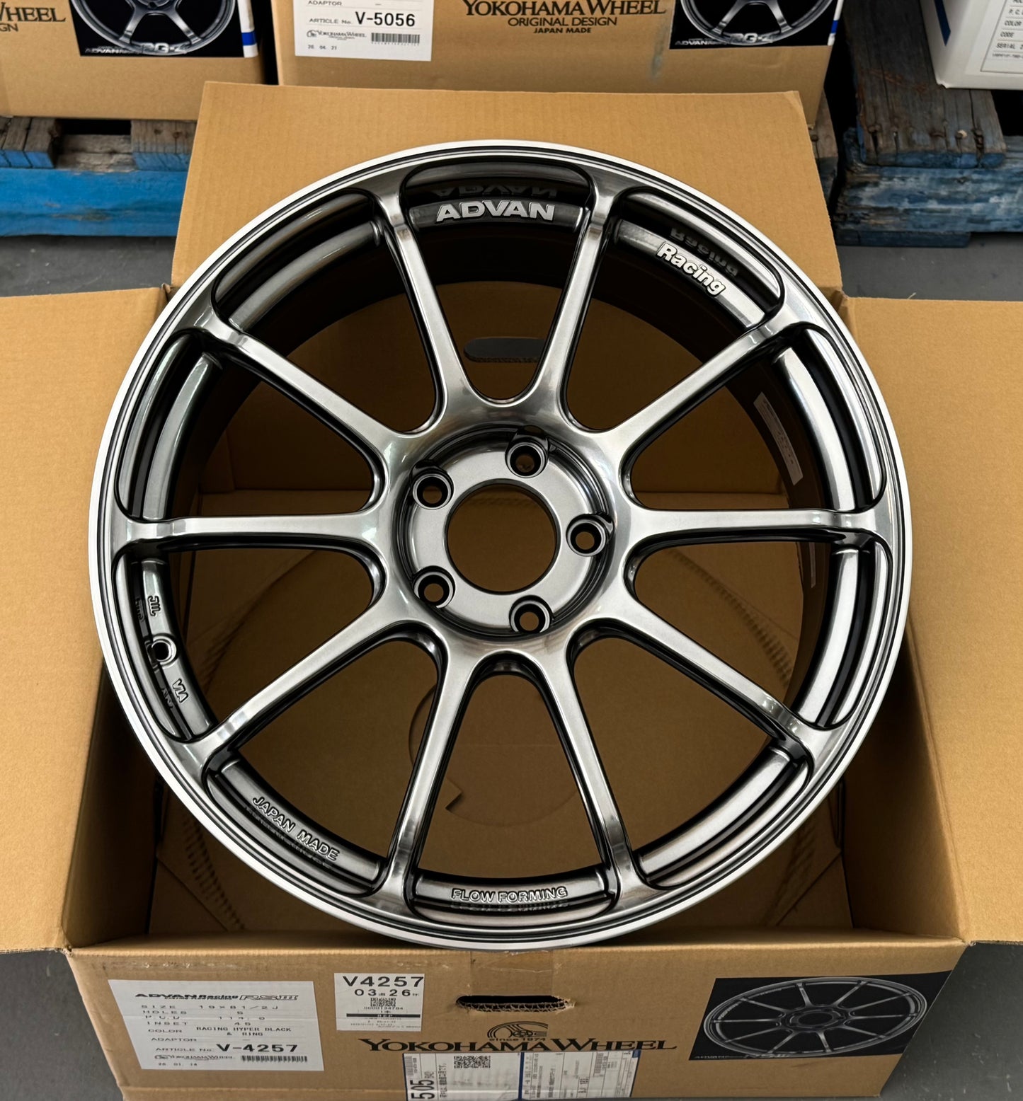 ADVAN RACING RSIII RACING HYPER BLACK 19x8.5 +45 5-112