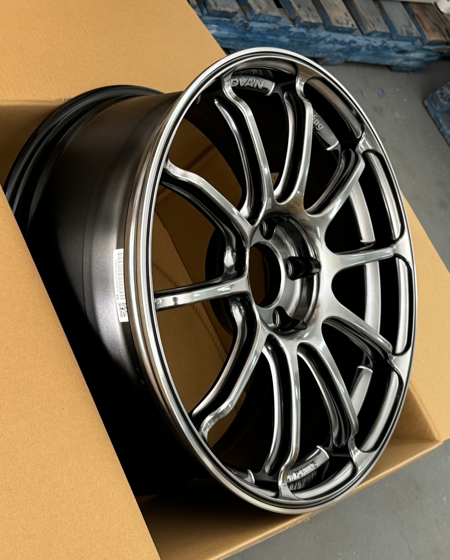 ADVAN RACING RSIII RACING HYPER BLACK 19x8.5 +45 5-112