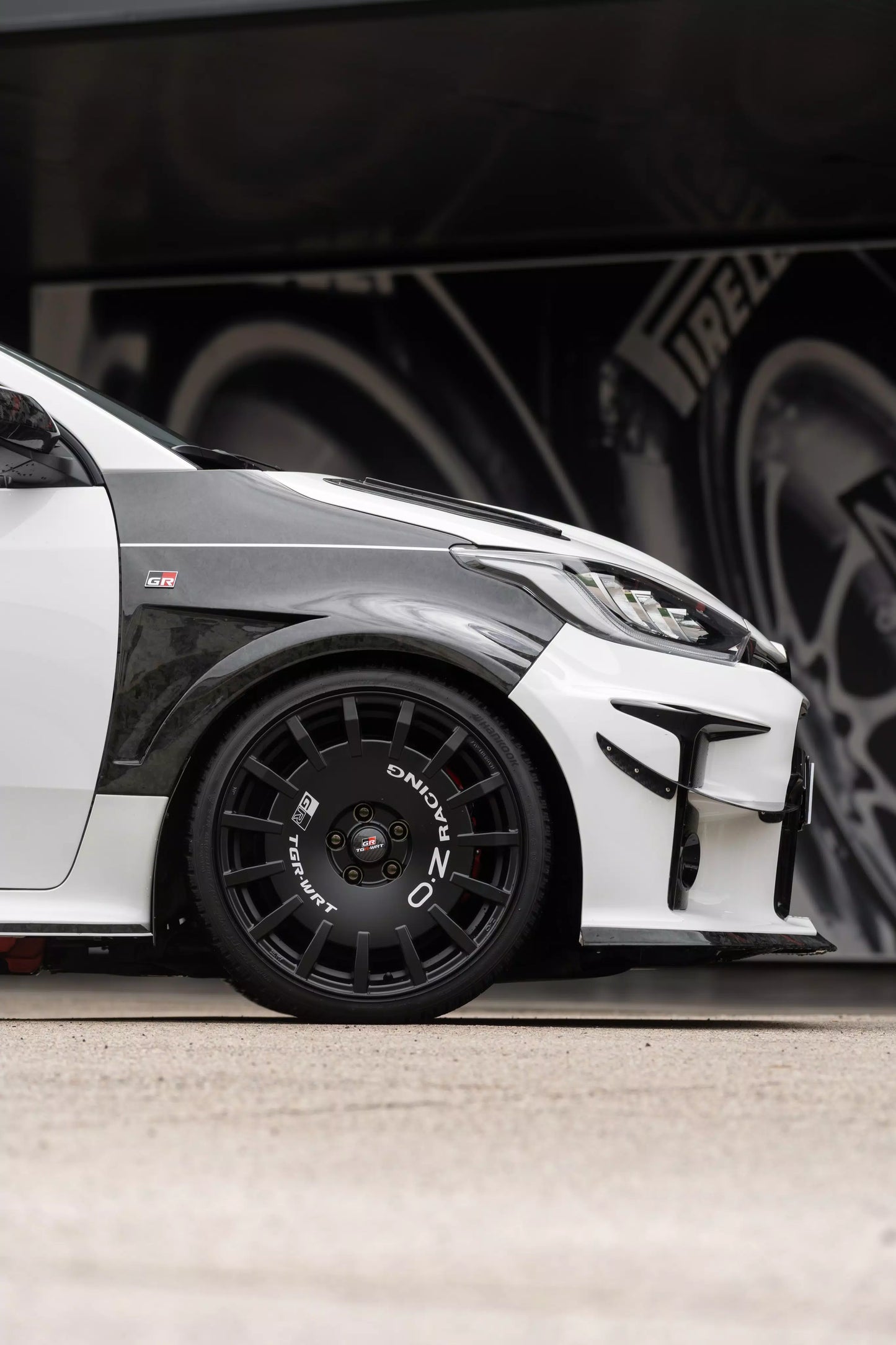 OZ RACING RALLY RACING TGR WRT 18x8 +45 5-114.3 MATTEBLACK