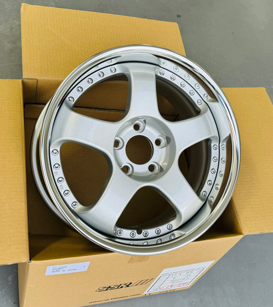 SSR SP1 SILVER 17x9.5 +25 HP 5-114.3